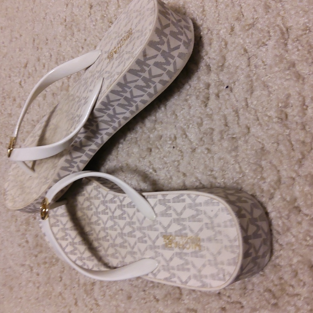 Michael Kors Cream and Gold Flip Flops
